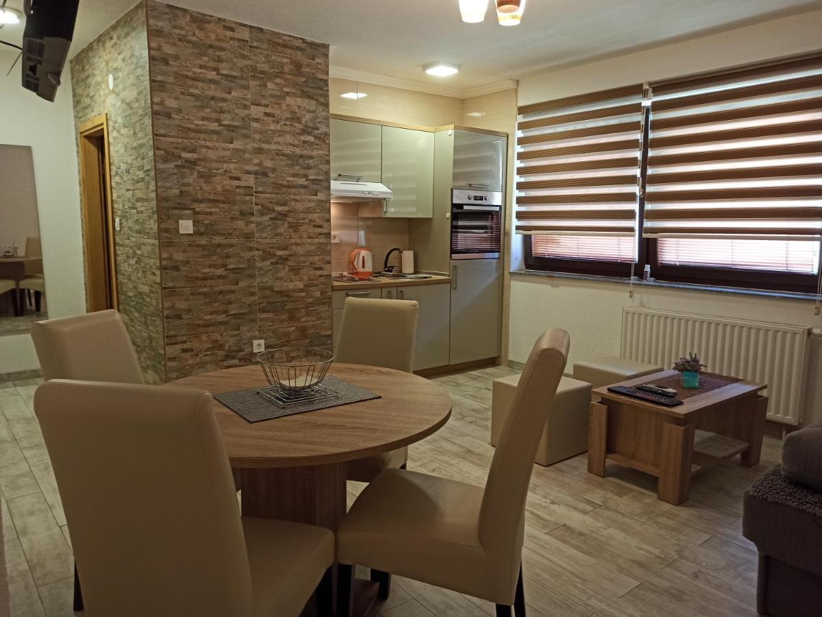 Studio Apartments Una 科雷尼察 外观 照片